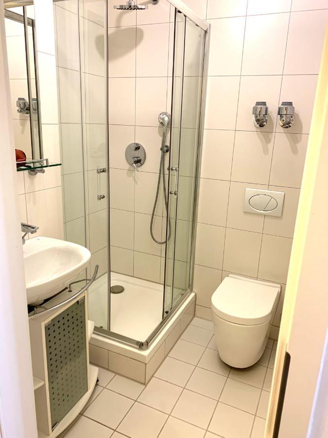Cozy Flat , Near University , Wifi&Free Parking Регенсбург Екстериор снимка